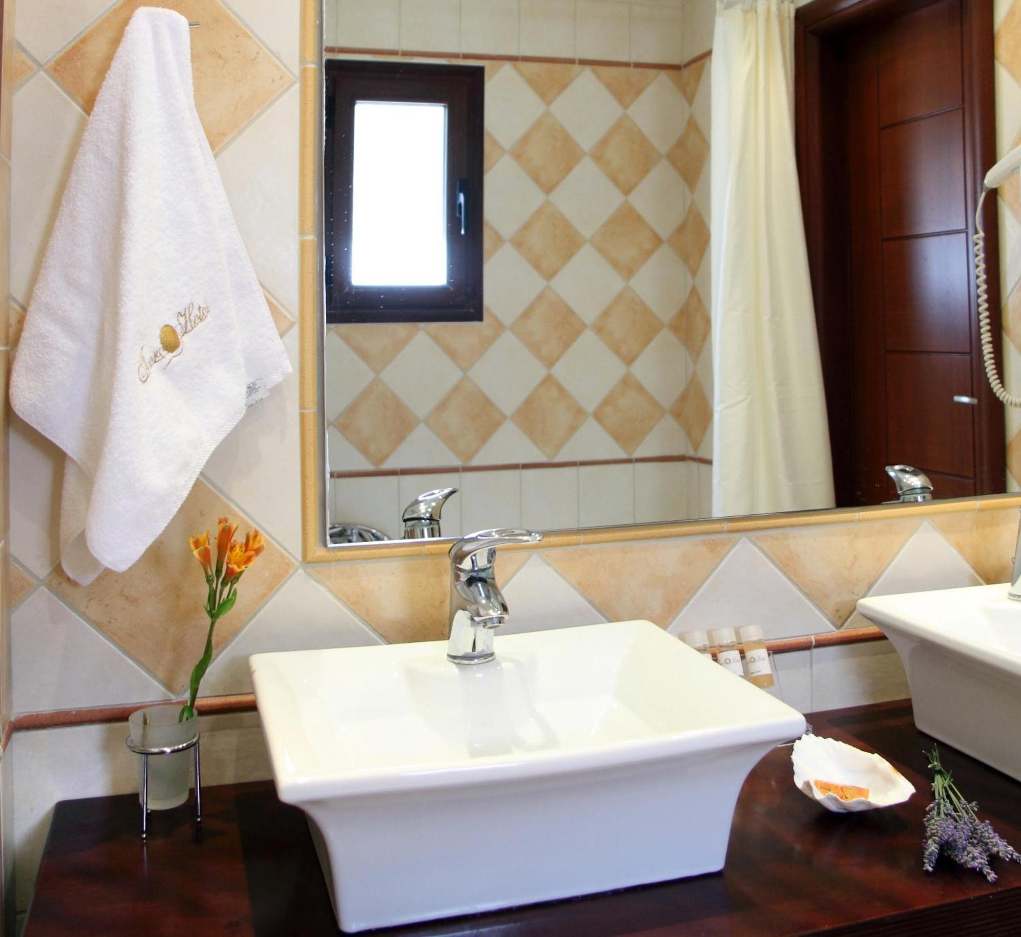Hotel Tesoro Nikiana Dış mekan fotoğraf
