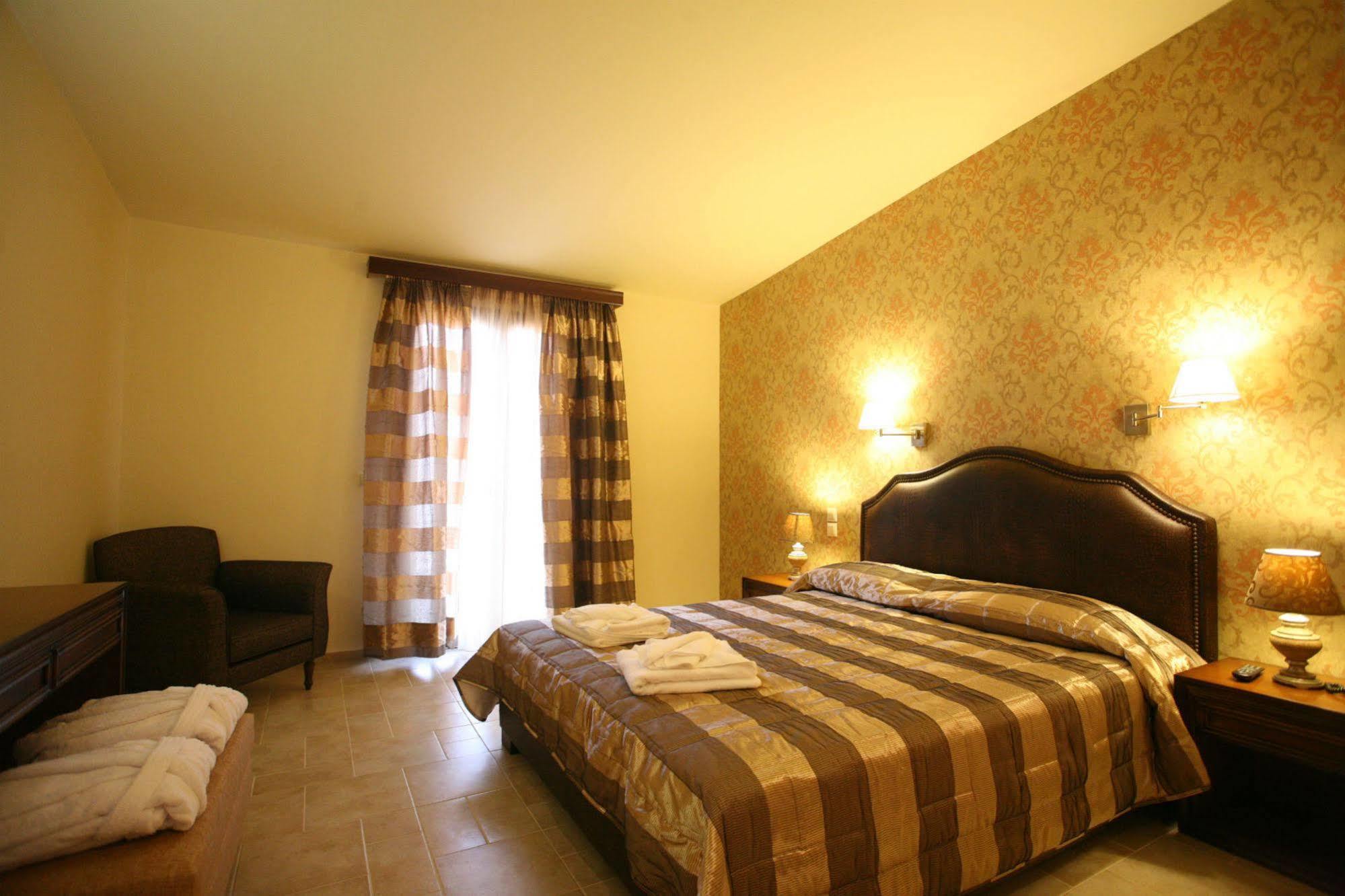 Hotel Tesoro Nikiana Dış mekan fotoğraf